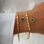 دستبند طلا مدل مستطیل قرمز دور نگین - Image 2